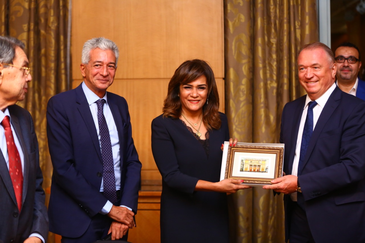 71853bd5-ceec-4a90-b245-6397bc1a6044