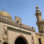 مسجد_السيدة_نفيسة_من_الخارج_بالمئذنة_كاملة