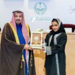 أمير القصيم يتوج نجلاء جان بجائزة صناع المحتوى للإعلام السياحي