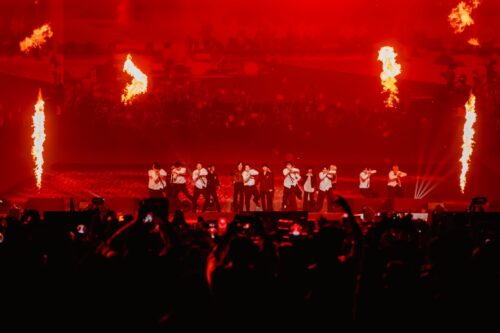 حفل الـK-Pop يجذب جمهوراً واسعاً على مسرح أرينا عبادي الجوهر في جدة