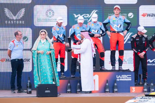 جدة تتوج الفرنسي “سيباستيان أوجيه” بطول العالم للراليات