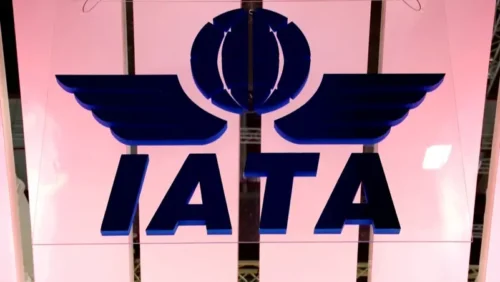 “إياتا”: “الاتحاد الأوروبي” لا يبذل جهودًا كافية لتعزيز تنافسية شركات الطيران
