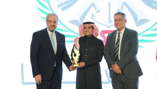 وزارة الدفاع السعودية تحصد جائزة أفضل تواصل استراتيجي بقمة آيكون 2025 لصناعة المحتوى والإعلام