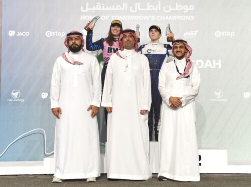 محافظ جدة يتوج الفائزين في بطولة أرامكو السعودية للفورمولا4 عام 2025