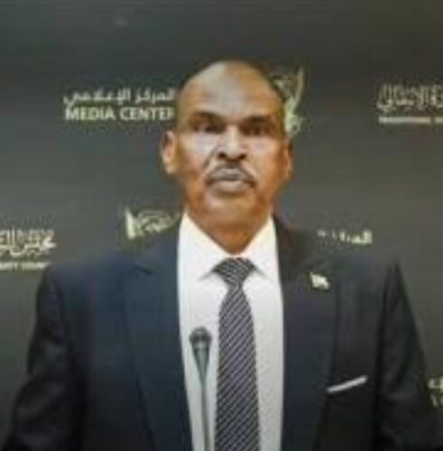 السلطان حسن برقو يرصد (100 مليار جنيه) لتأهيل الملاعب ويبدأ بدفع (50 مليار) كدفعة أولى… وأولوية الميزانية لإكمال الاستاد الأولمبي بالمدينة الرياضية بالسودان