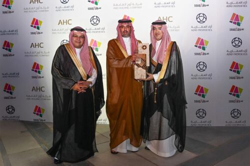 برعاية نائب أمير منطقة مكة المكرمة وبتشريف وتدشين محافظ مدينة جدة، يُدشن “سوق7” في المملكة كأكبر وجهة مفتوحة للتجزئة والترفيه.