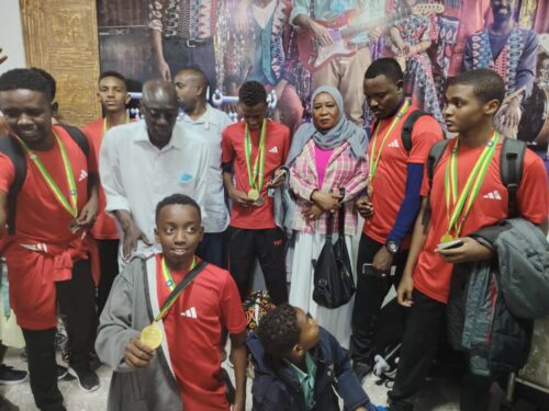 وزارة الشباب والرياضة الاتحادية وولاية البحر الأحمر تستقبل أبطال الكاراتيه بمطار بورتسودان