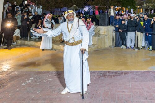 عروض مسرحية متنوّعة في مهرجان الكتّاب والقرّاء بالطائف .