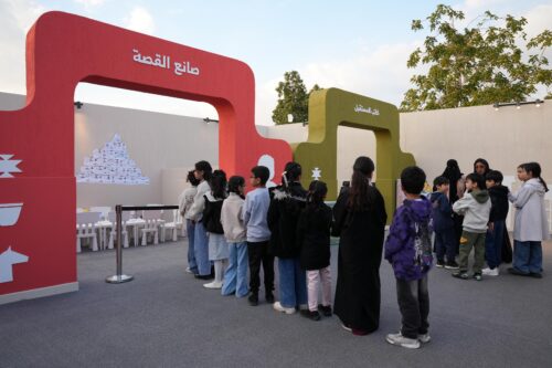 “صانع القصة” يثري خيال الطفل بمهرجان الكتّاب والقرّاء