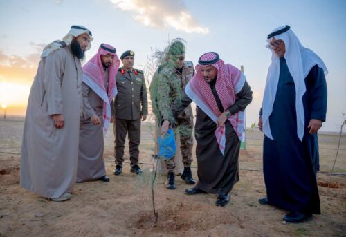 سمو أمير منطقة القصيم يدشن مبادرة «أرض القصيم خضراء» في مشروع واحة القصيم للفقع