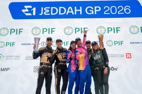 سمو وزير الرياضة يتوج فريق “أوكي ريسينغ تيم” بلقب الجولة الأولى من بطولة العالم للقوارب الكهربائية السريعة E1 لعام 2026 على شاطى جدة