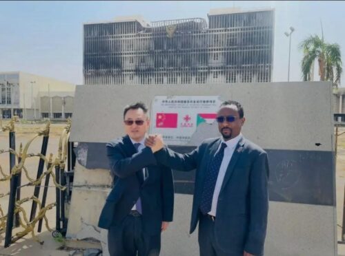 أول جولة دبلوماسية في قلب الخرطوم السفير الصيني برفقة وزير الثقافة والإعلام والسياحة والآثار