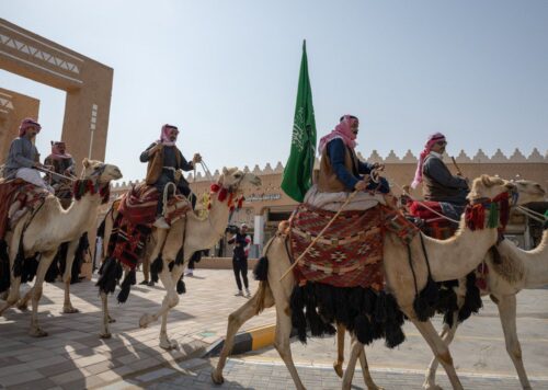أمير منطقة القصيم يُطلق رحلة العقيلات من بريدة إلى حائل.