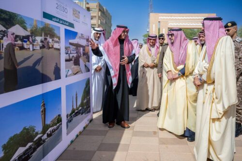 أمير منطقة القصيم يزور سوق الجردة ويطّلع على الجهود المبذولة لتطويره وتحسينه