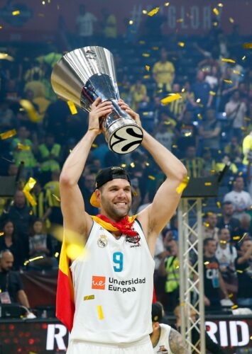 رودي فرنانديز وفيليبي رييس يلتقيان عشاق كرة السلة في ريال مدريد ورلد