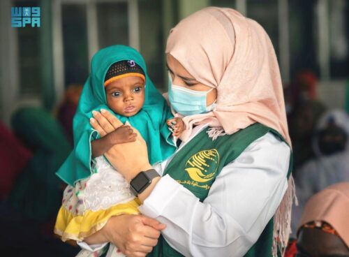 في اليوم الدولي للأخوّة الإنسانية.. المملكة نموذج عالمي في العمل الإنساني والتنمية المستدامة .. المملكة تنفذ 8,749 مشروعًا إنسانيًا في 175 دولة بقيمة تتجاوز 145 مليار دولار