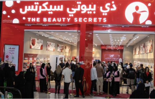 ذا بيوتي سيكريتس” تجدد حضورها بتصاميم ساحرة تحفظ جودتها وعبق عطورها