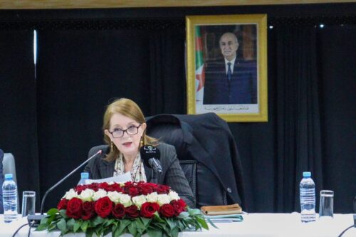 وزيرةالسياحةوالصناعةالتقليدية تترأس أشغال اللقاء الوطني التقييمي لقطاع السياحة والصناعة التقليدية بعنوان سنة 2025