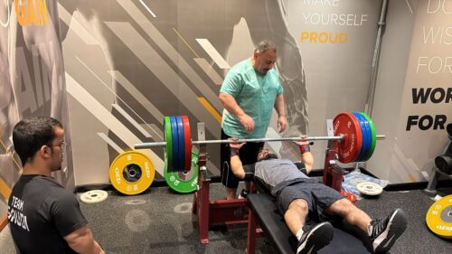 انطلاق المعسكر التدريبي للمنتخب السعودي لرفع الاثقال في جده