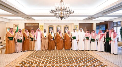 أمير منطقة القصيم يستقبل المشاركين في جناح الإمارة بمهرجان الملك عبدالعزيز للإبل في نسخته العاشرة