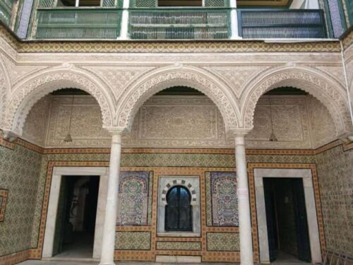 دار المنستيري بالمدينة العتيقة، تونس: “بيت الخطّاطين” الذي يُحيي وهج الحرف العربي