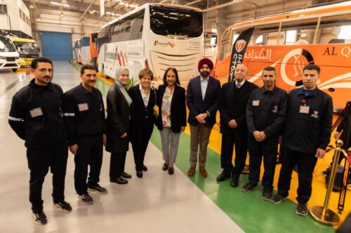 رئيس مجموعة البنك الدولي أجاي بانغا يزور مصنع جيوشي لمراجعة البرنامج الرائد للحافلات الكهربائية للقاهرة