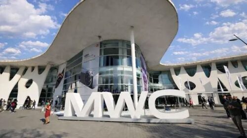 تونس تبهر زوار “برشلونة” بابتكارات الذكاء الاصطناعي والتكنولوجيا المالية