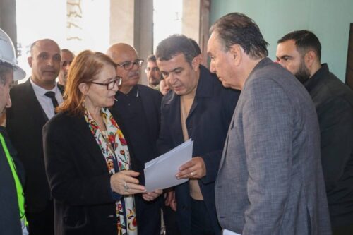 السيدة وزيرة السياحة والصناعة التقليدية تتفقد مشروع إعادة تهيئة فندق السفير: تعليمات صارمة لتسريع الأشغال والحفاظ على الطابع التاريخي”