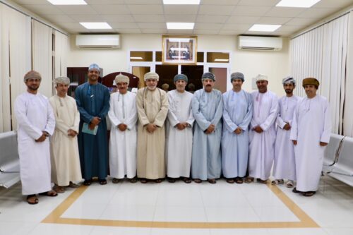 لجنة الصحفيين بمحافظتي الداخلية والوسطى تنتخب علي البوسعيدي رئيسًا وأحمد المحروقي نائبًا