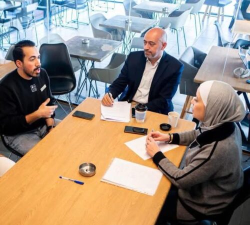 زيارة ميدانية لجمعية المطاعم السياحية الأردنية لمقهى “آلموند كوفي هاوس” لتطبيق معايير بيئة العمل المستدامة (ESG)