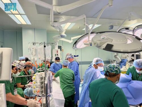 إنجاز طبي سعودي جديد .. نجاح عملية فصل التوأم الملتصق الفلبيني “كليا وموريس آن” بعد عملية جراحية معقدة استمرت لنحو 13 ساعة متواصلة