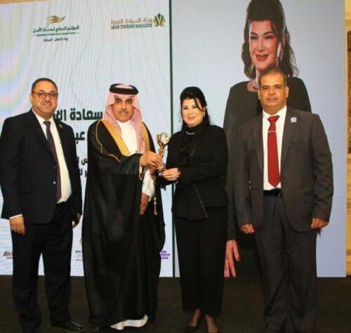 رئيس مصر للطيران للخدمات الجوية تتألق دوليًا وتحصد جائزة التميز المجتمعي.