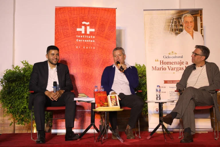 معهد ثربانتس بالقاهرة يستعيد إرث ماريو بارجاس يوسا.. حوارات حول الأدب والحرية وتأثير صاحب نوبل بعد عام من رحيله