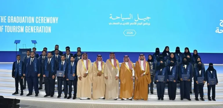 نيابةً عن الأمير سعود بن مشعل.. محافظ جدة يشهد تخريج الدفعة الرابعة من برنامج “البحر الأحمر للتدريب المهني”
