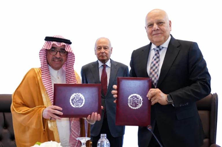 معالي الأمين العام لجامعة الدول العربية يشيد بإنجازات المنظمة العربية للسياحة ويرعى توقيع اتفاقية تعاون بين المنظمة واتحاد الجامعات العربية
