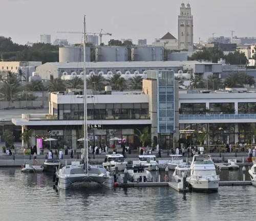 نادي جدة لليخوت.. تجربة سياحية تلتقي فيها رفاهية الإبحار بروح المدينة الساحلية
