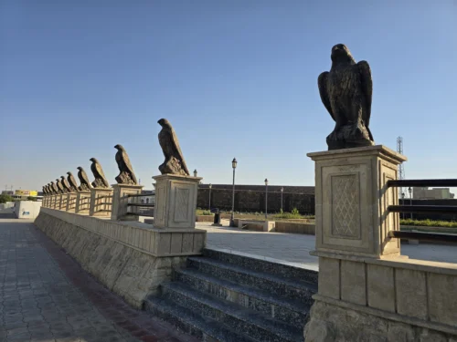 ساحة الصقور في الموصل ..جداريات تروي حضارة نينوى وتعيد رسم ملامح مدينة نهضت من الركام