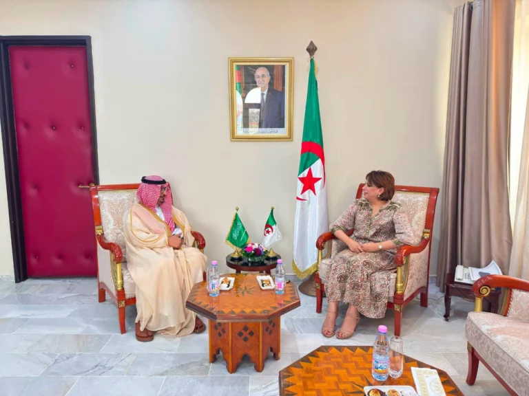 سفير الممكلة العربية السعودية لدى الجزائر سعادة الدكتور عبدالله بن ناصر البصيري يبحث مع وزيرة الثقافة الجزائرية آفاق تعزيز الشراكة الثقافية بين الرياض والجزائر”