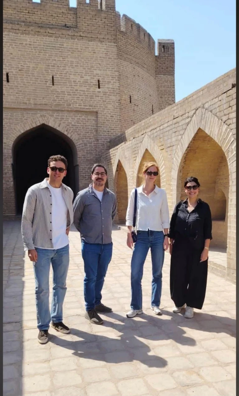 وفد من السفارة الهولندية يزور موقع الباب الوسطاني من معالم بغداد التاريخية