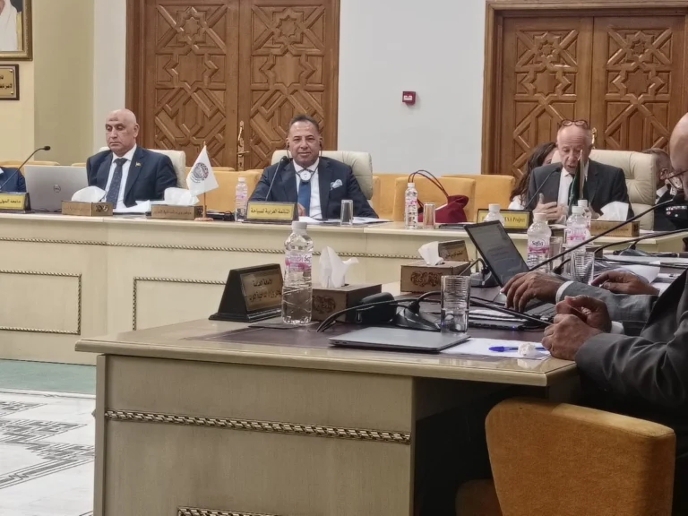 المنظمة العربية للسياحة تدعو لتخصيص خط هاتفي موحد 126 لتلقى بلاغات السائحين عند تعرضهم لأي مشاكل أثناء رحلاتهم السياحية بكافه الدول العربية