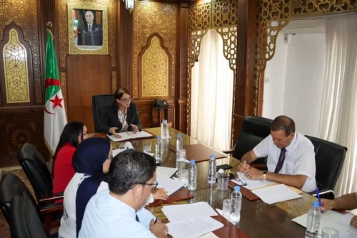 وزيرة السياحة والصناعة التقليدية السيدة مداحي حورية تضع تطوير السياحةالجبلية في صلب اهتماماتها
