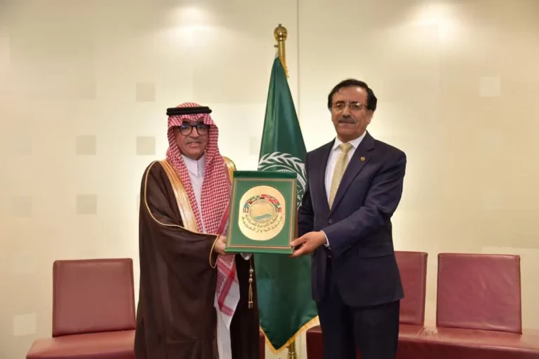 المدير العام للمنظمة العربية للتنمية الإدارية يستقبل رئيس المنظمة العربية للسياحة