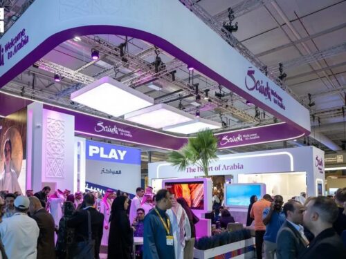 من شواطئ البحر الأحمر ومن قمم الجبال إلى الوجهات الحضرية الحديثة.. المملكة ترسخ حضورها على خريطة السياحة العالمية