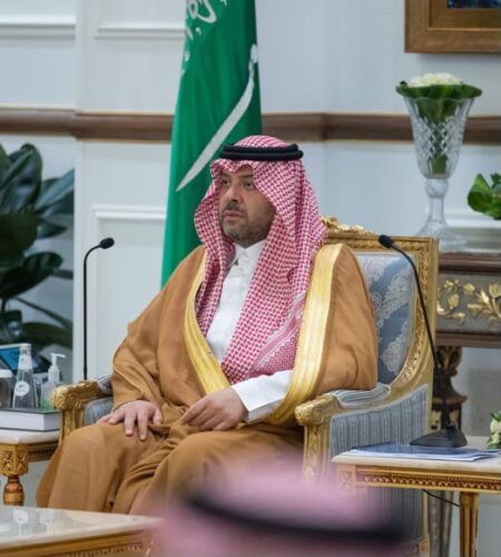 أمير الحدود الشمالية يكرم الفرق الفائزة في إنبثون إمارة منطقة الحدود الشمالية للابتكار الرقمي