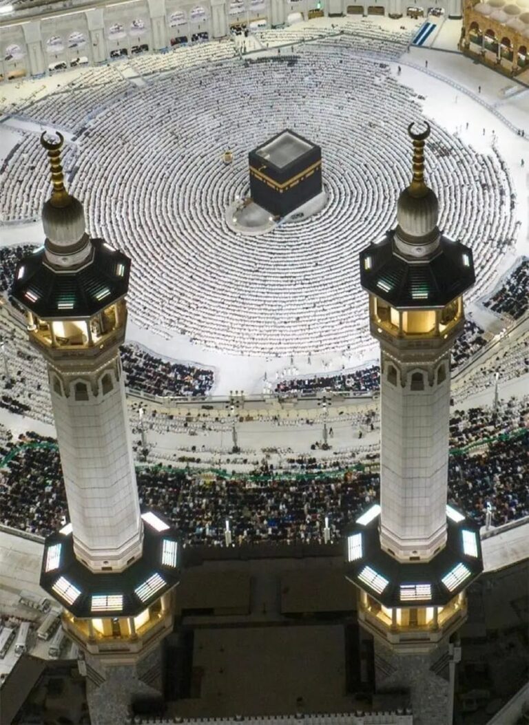 مكة المكرمة.. ذاكرة بصرية تختزن قدسية المكان وجمال التفاصيل
