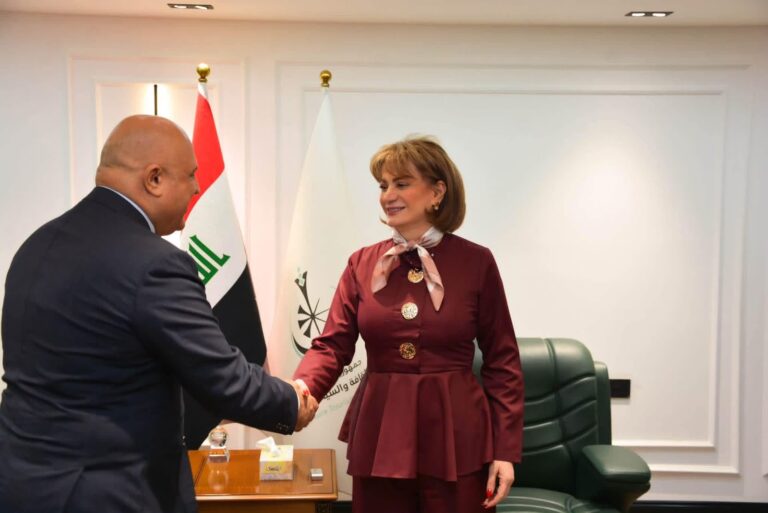 وزيرة الثقافة والسياحة والآثار والسفير الأذربيجاني يبحثان تعزيز التعاون الثقافي والسياحي