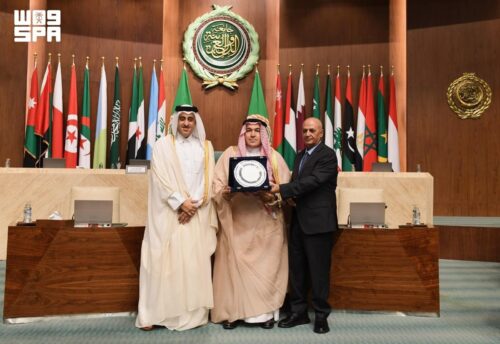 المملكة تحصل على “جائزة التميز البيئي العربي” لجهودها في الحفاظ على البيئة وتنمية الغطاء النباتي واستدامته