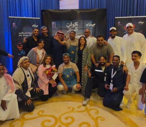 مسرحية “كوفي المطار” جعلت من صالة الانتظار معالجة لقضايا اجتماعية واقعية